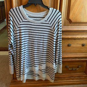 Women's Long Sleeve Sweater/Shirt  Size L